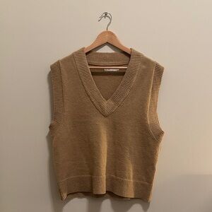 Oak + Fort Beige Vest
